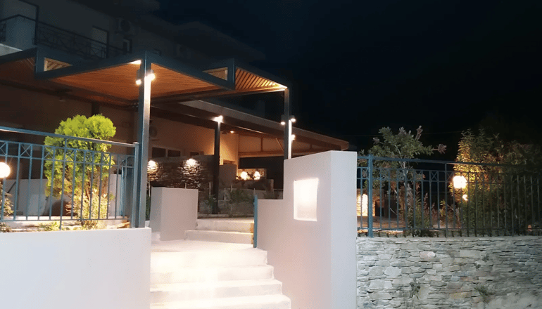 Petries Studios - Άγιοι Απόστολοι, Εύβοια