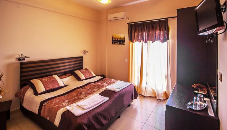 Plaza Hotel - Αίγινα