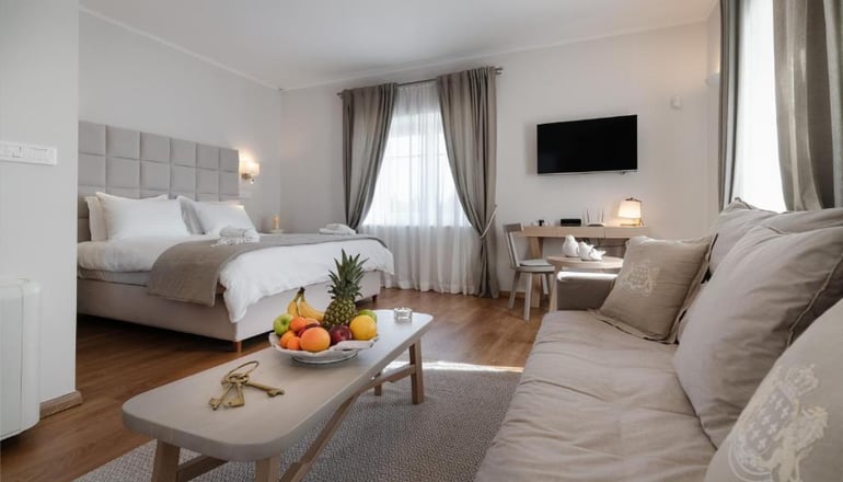 Porto Vecchio Luxury Suites Spetses