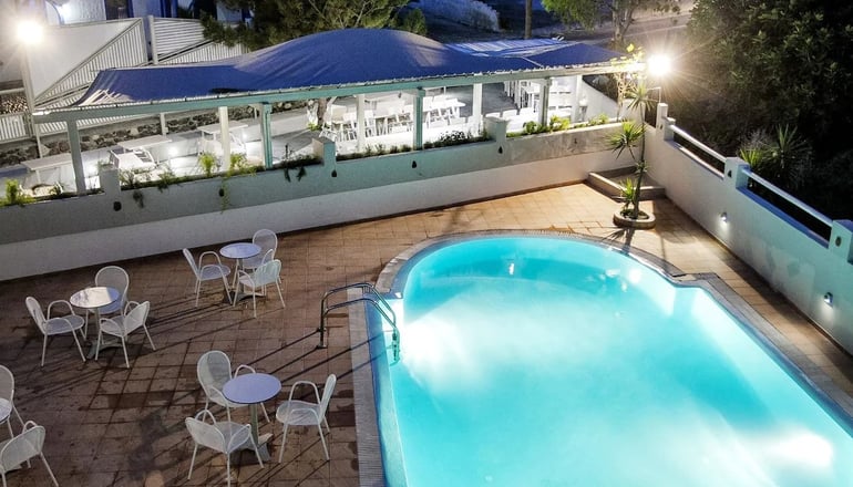 Privee Santorini