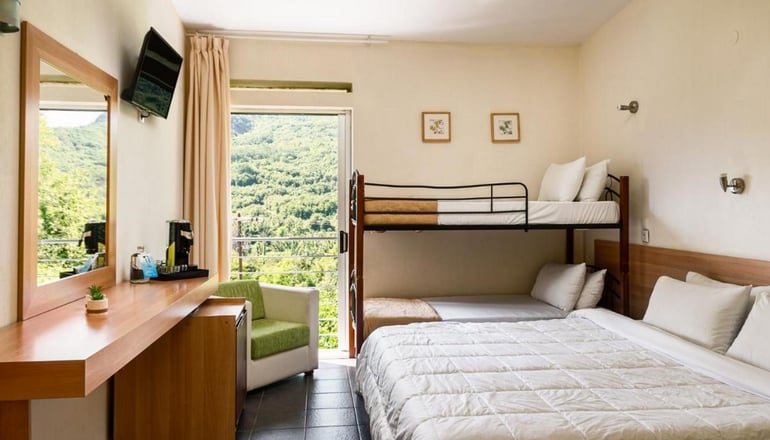 Gefiri Plakas Hotel - Τζουμέρκα