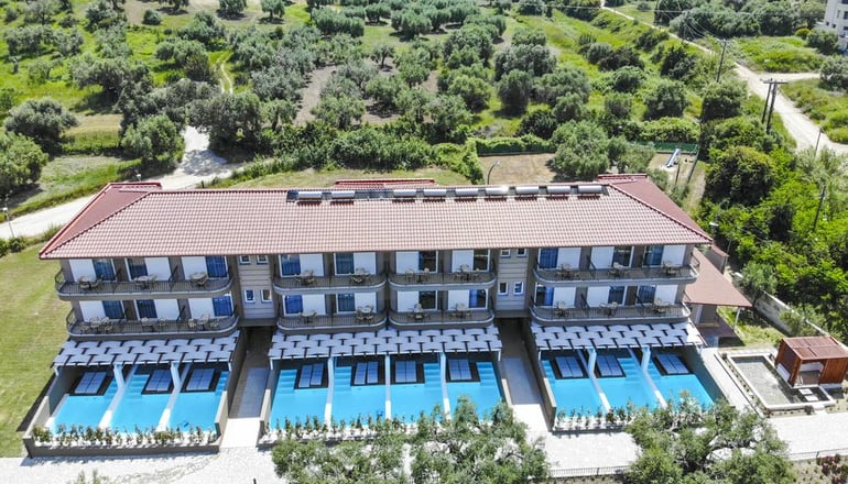 4* Royal Hotel and Suites