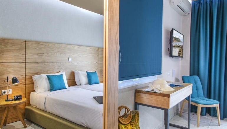 4* Royal Hotel and Suites