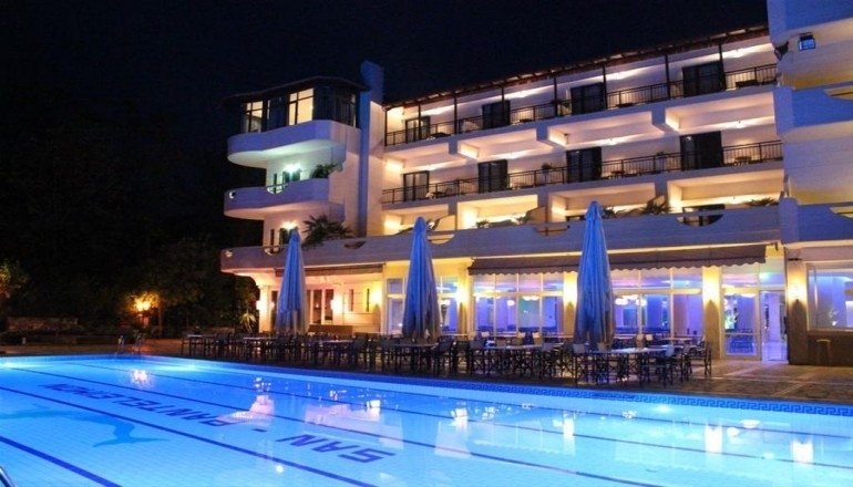 4* San Panteleimon Hotel