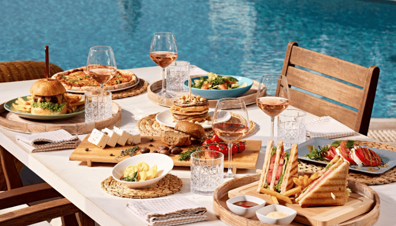 4* Santa Maria Village Milos