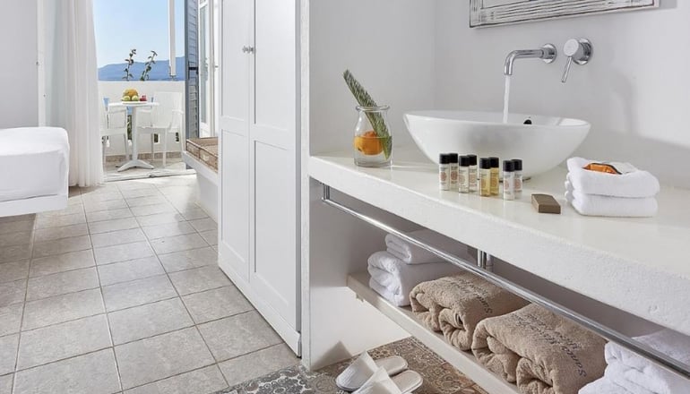 4* Santa Maria Village Milos