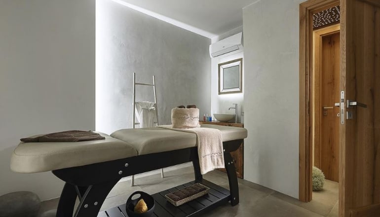 4* Santa Maria Village Milos