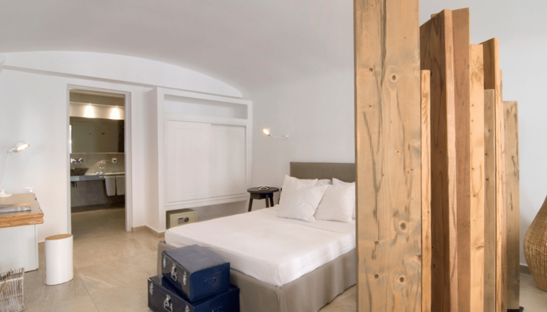 5* Santorini Secret Suites & Spa