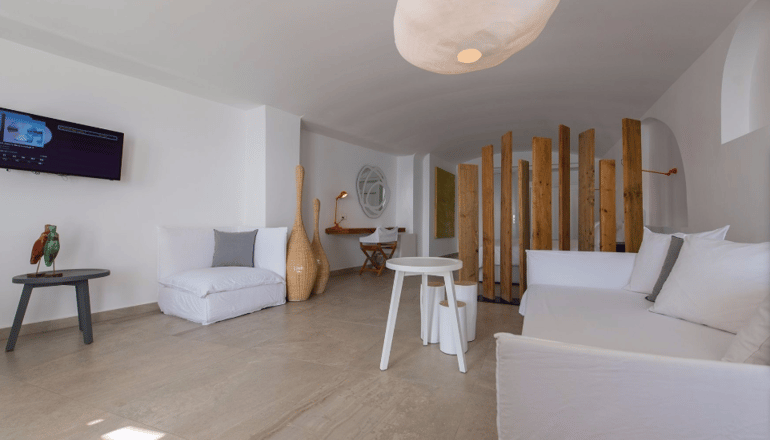 5* Santorini Secret Suites & Spa