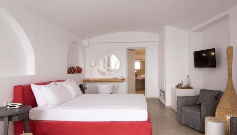 5* Santorini Secret Suites & Spa