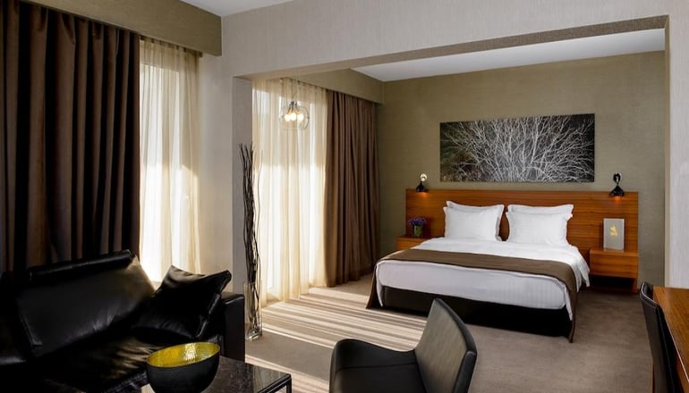 5* Lucy Hotel