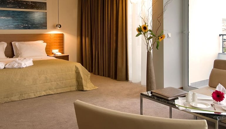 5* Lucy Hotel