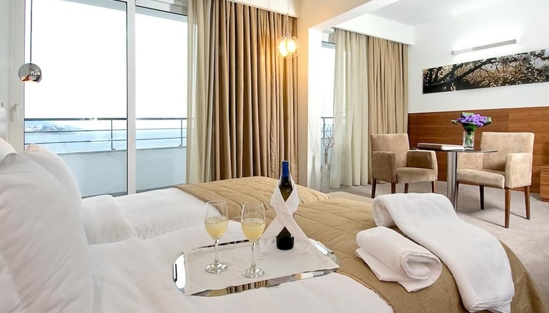 5* Lucy Hotel