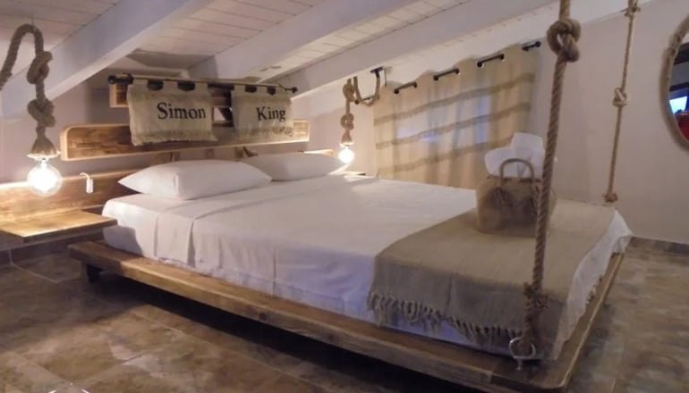 Simon King - Βουρβουρού, Χαλκιδική