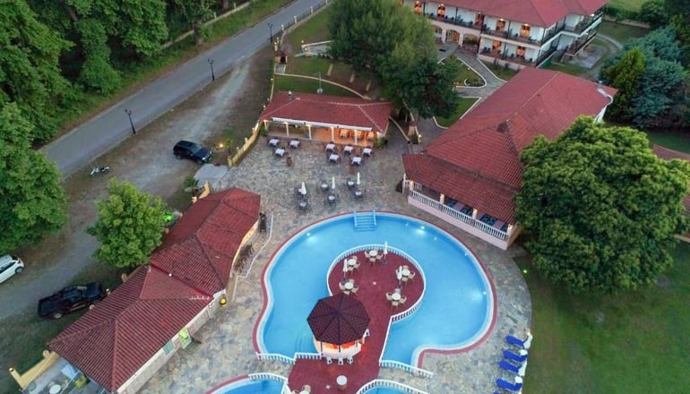 Sintrivanis Resort Beach