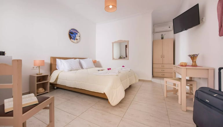 Smaragdi Hotel - Περίβολος, Σαντορίνη