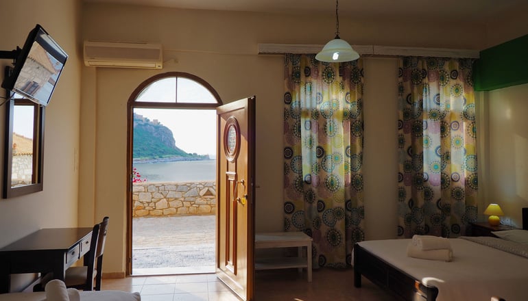 Sofia Limeni Apartments