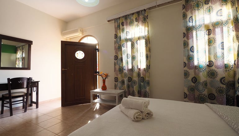 Sofia Limeni Apartments