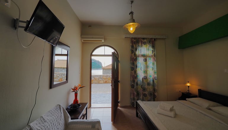 Sofia Limeni Apartments