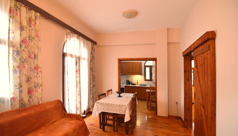 Sofia Limeni Apartments