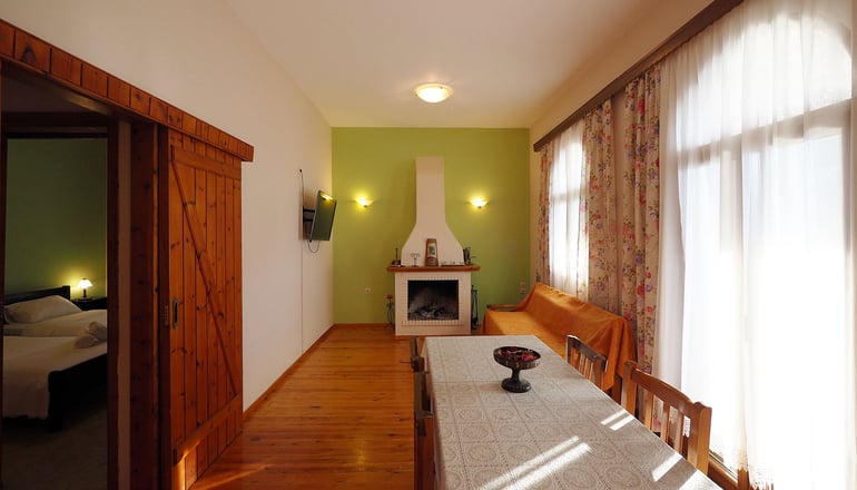 Sofia Limeni Apartments