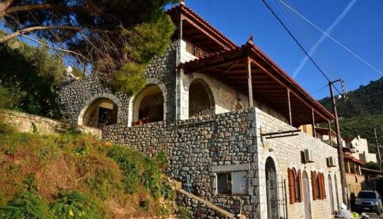 Sofia Limeni Apartments