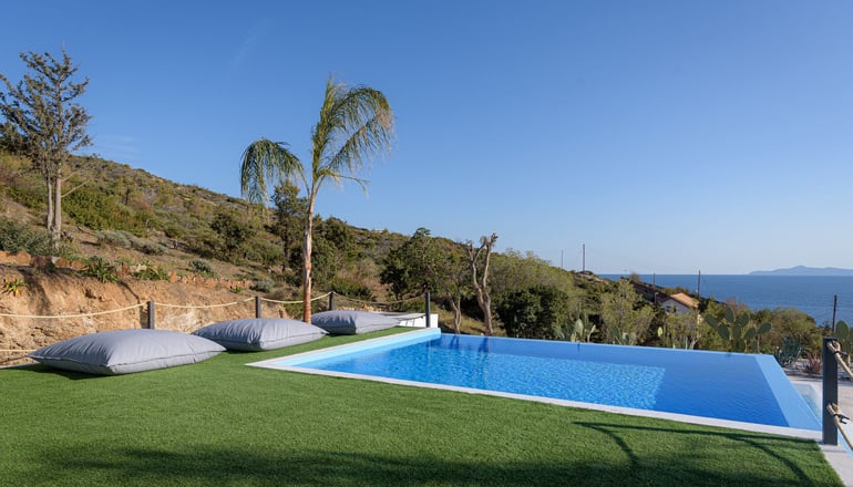 Sounio Black Villa by Bill & John Apartments Athens