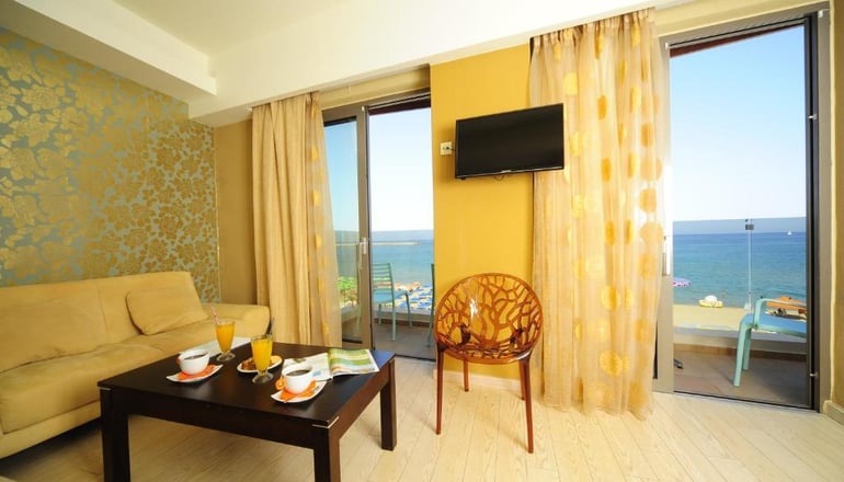 Steris Elegant Beach Hotel & Apartments