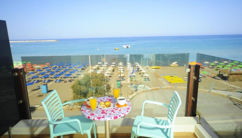 Steris Elegant Beach Hotel & Apartments