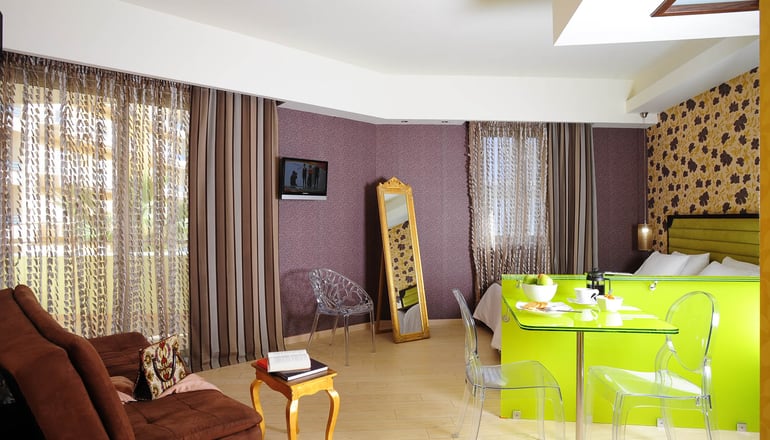 Steris Elegant Beach Hotel & Apartments