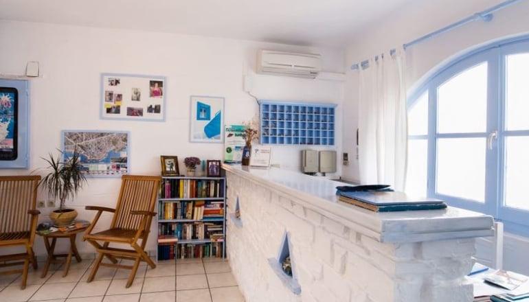 Stratos Apartments & Studios - Παροικιά, Πάρος
