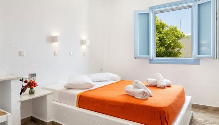 Stratos Apartments & Studios - Παροικιά, Πάρος