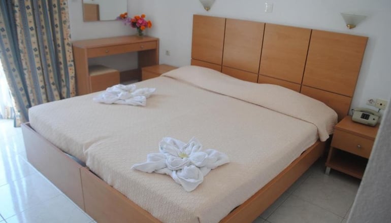 Summer Dream Hotel