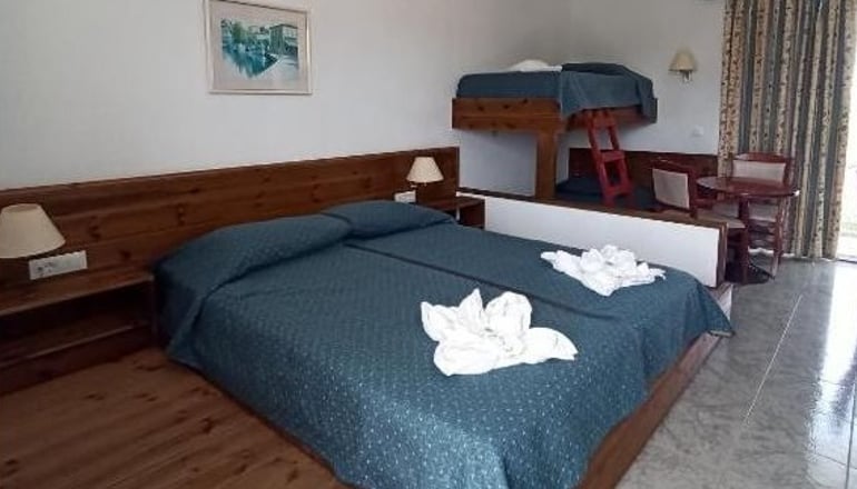 Summer Dream Hotel