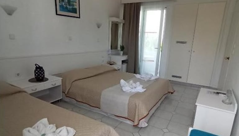 Summer Dream Hotel