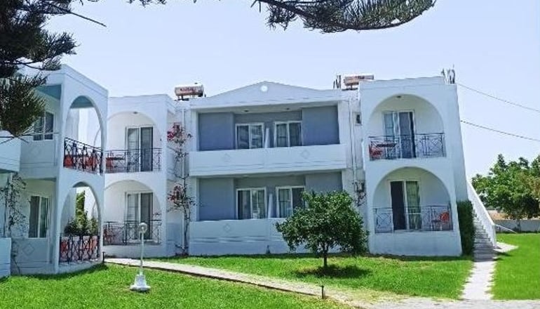 Summer Dream Hotel