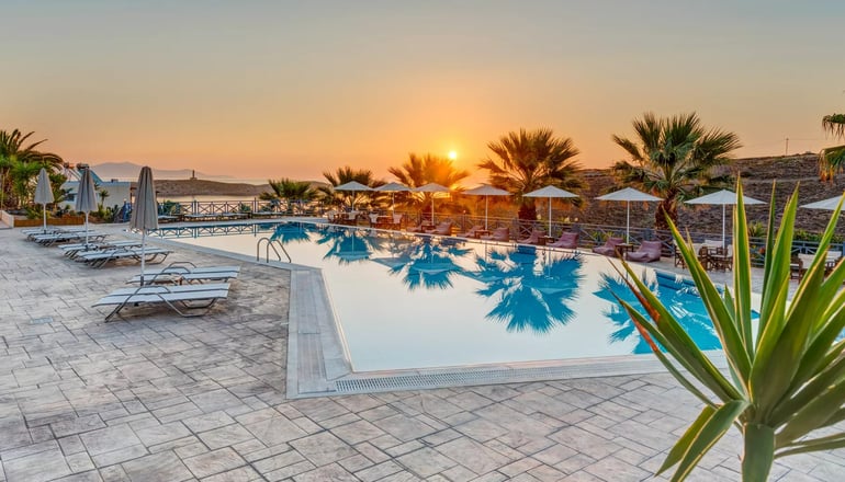 Sunrise Beach Suites - Αζόλιμνος, Σύρος