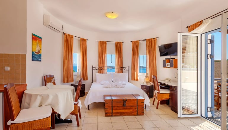 Sunrise Beach Suites - Αζόλιμνος, Σύρος