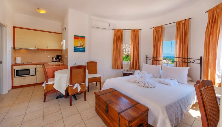 Sunrise Beach Suites - Αζόλιμνος, Σύρος