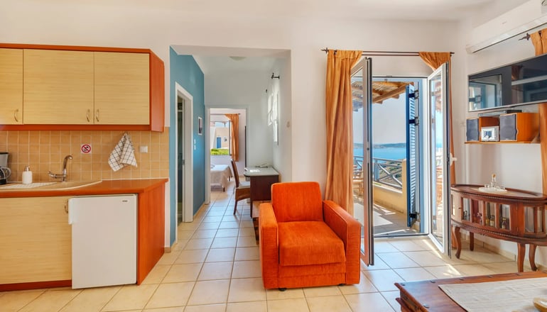 Sunrise Beach Suites - Αζόλιμνος, Σύρος