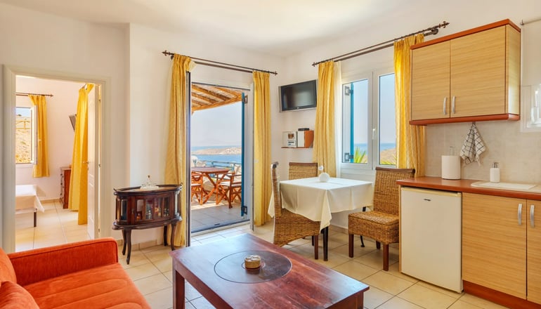 Sunrise Beach Suites - Αζόλιμνος, Σύρος