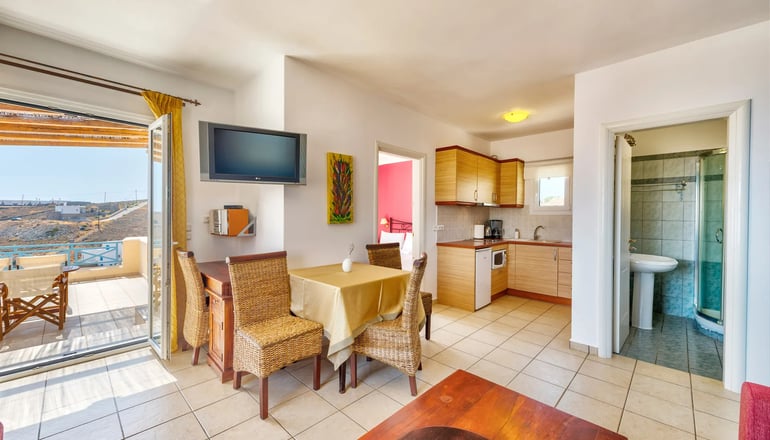 Sunrise Beach Suites - Αζόλιμνος, Σύρος