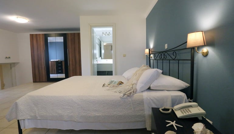 Sunrise Beach Suites - Αζόλιμνος, Σύρος