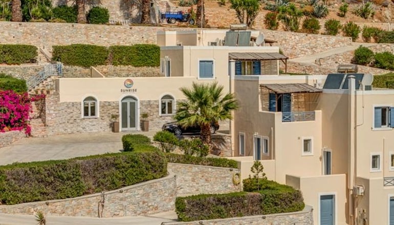 Sunrise Beach Suites - Αζόλιμνος, Σύρος