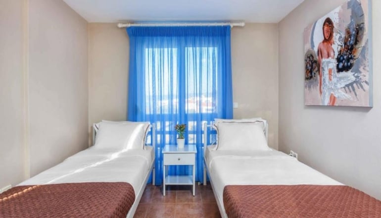 Sunset Villas, Ποσείδι