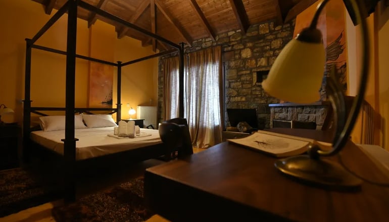 Τα Πέτρινα - Ορεινή Ναυπακτία