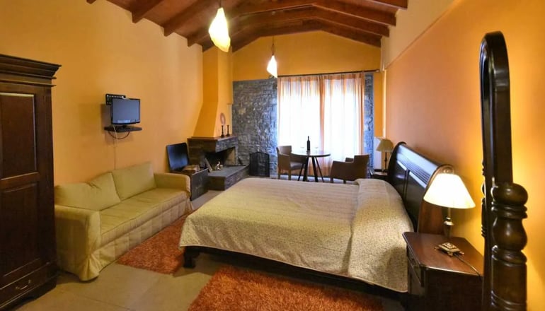 Τα Πέτρινα - Ορεινή Ναυπακτία