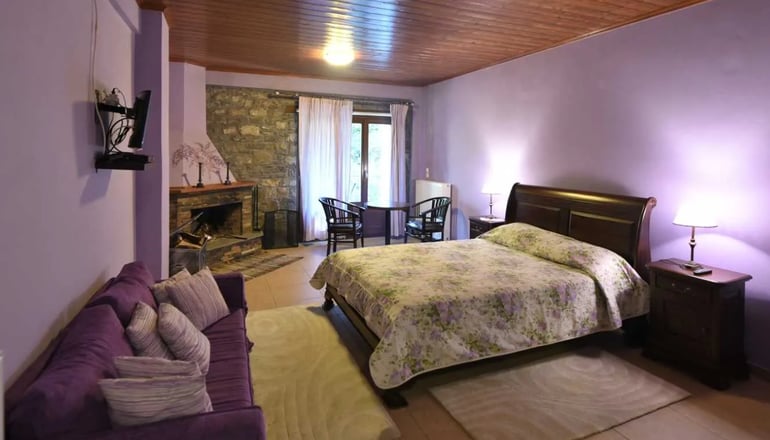 Τα Πέτρινα - Ορεινή Ναυπακτία