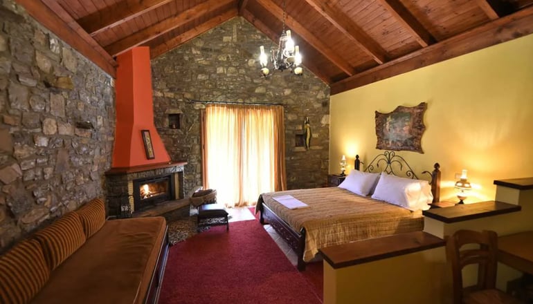 Τα Πέτρινα - Ορεινή Ναυπακτία