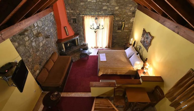 Τα Πέτρινα - Ορεινή Ναυπακτία